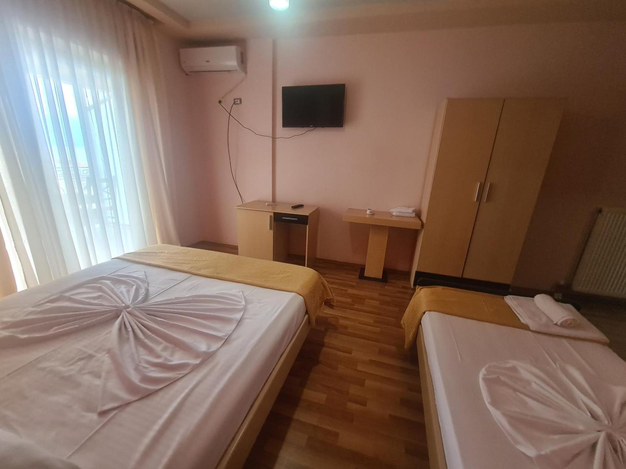 Hotel Kukesi Lin Exterior photo